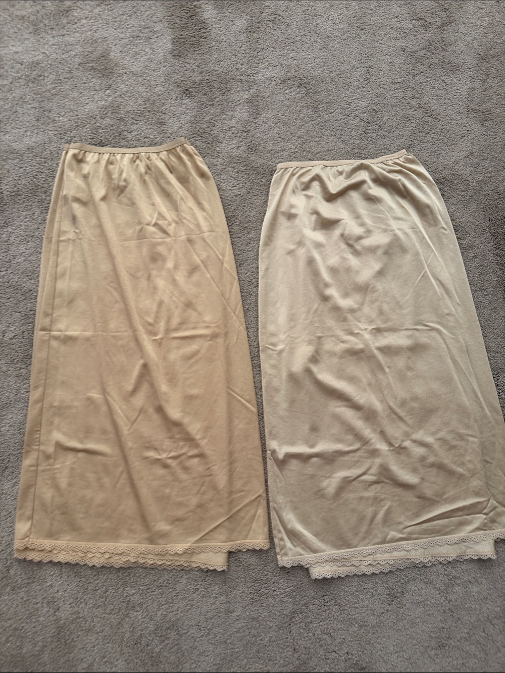 Vintage Comfort Choice 2X Women’s Beige Slip Skirt (2) with Lace Trim